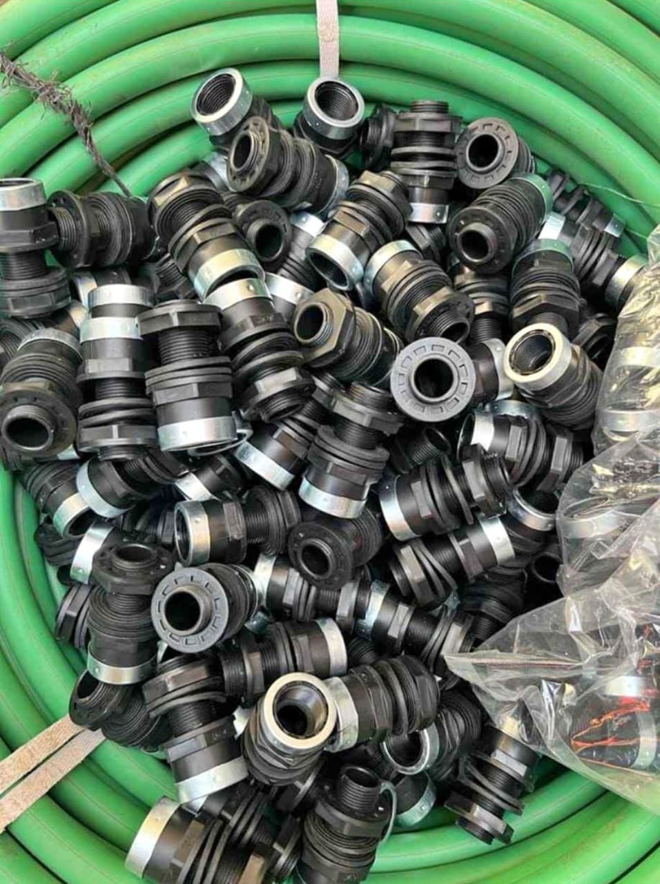 Hdpe tank connector