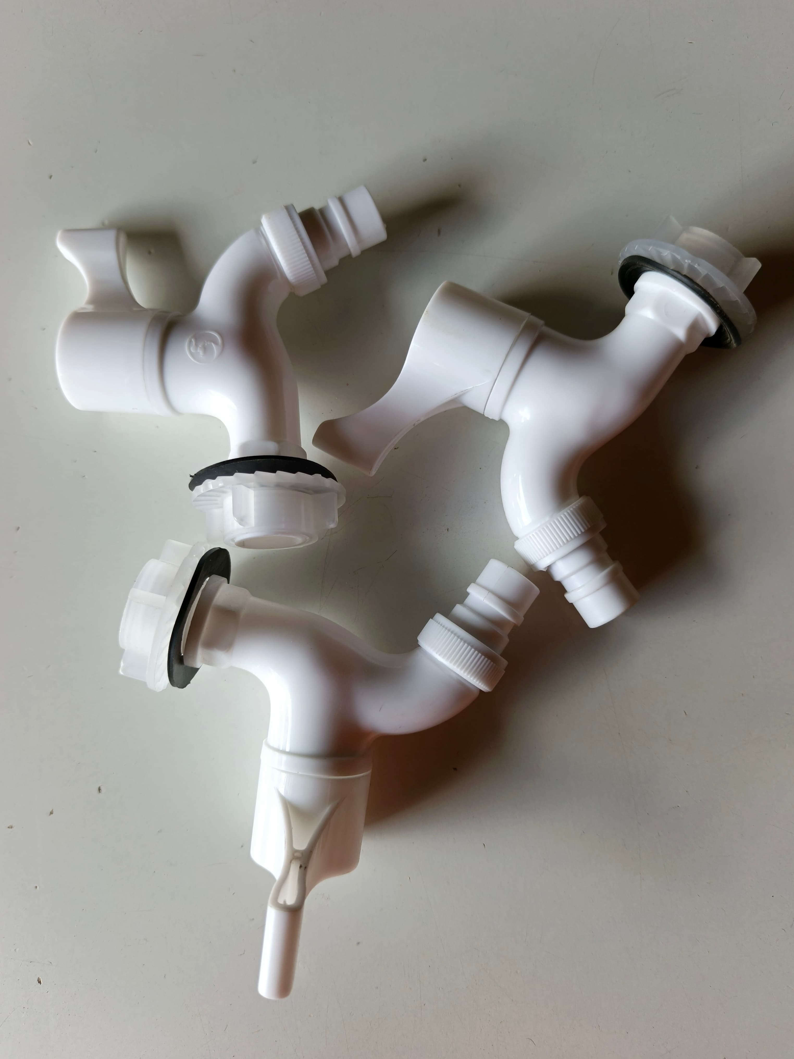 Plastic water tap ½"